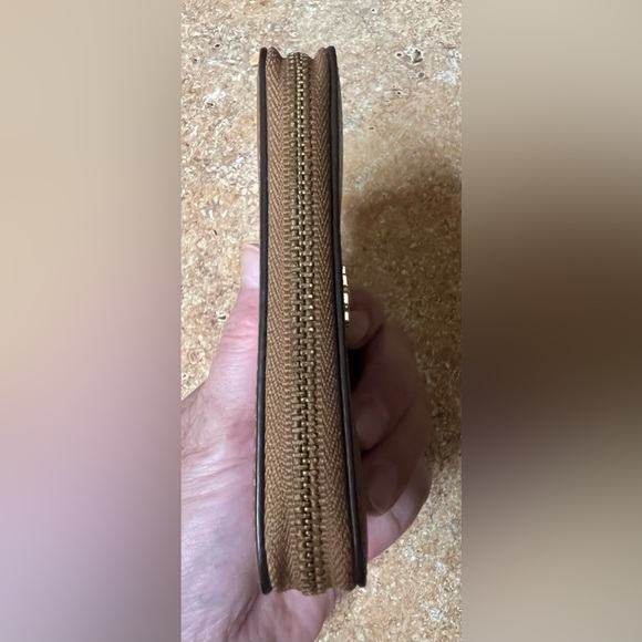 Tory Burch Zip Around Leather Wallet - Picture 5 of 7